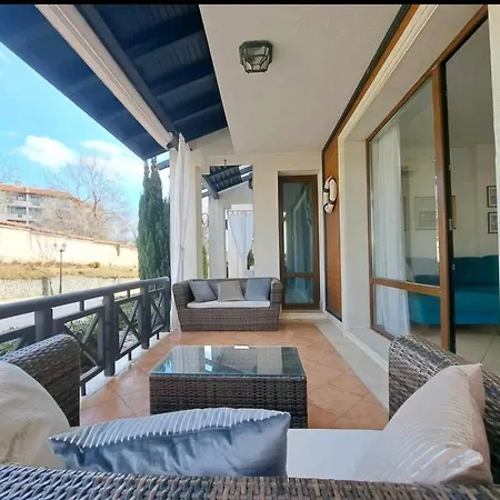Oasis Park Apartman Lozenec